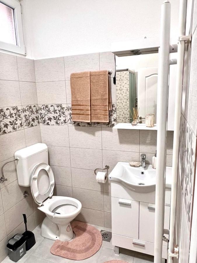 M Apartman Foca Exterior photo